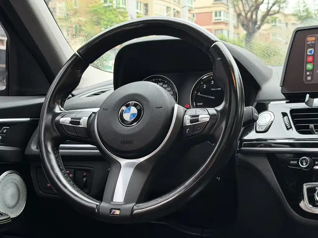 BMW 1 Series 2023 — фото 19