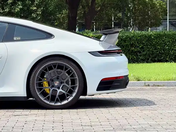 Porsche 911 2025