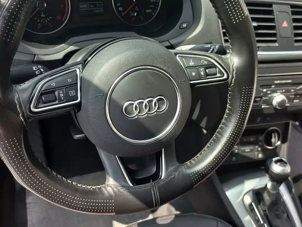 Audi Q3 2019 — фото 15