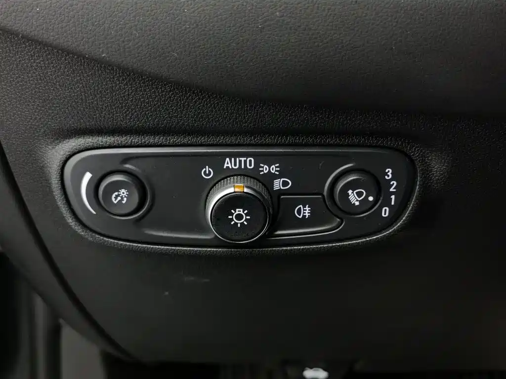 Chevrolet Equinox 2021 — фото 21