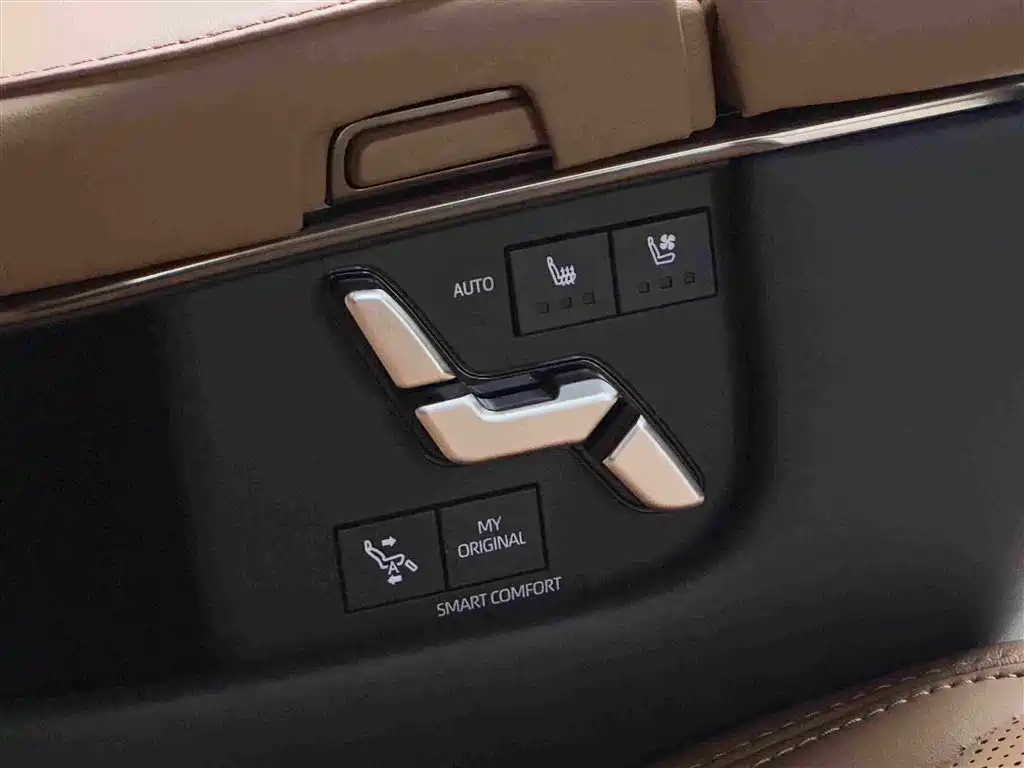 Toyota Vellfire 2025 — фото 13