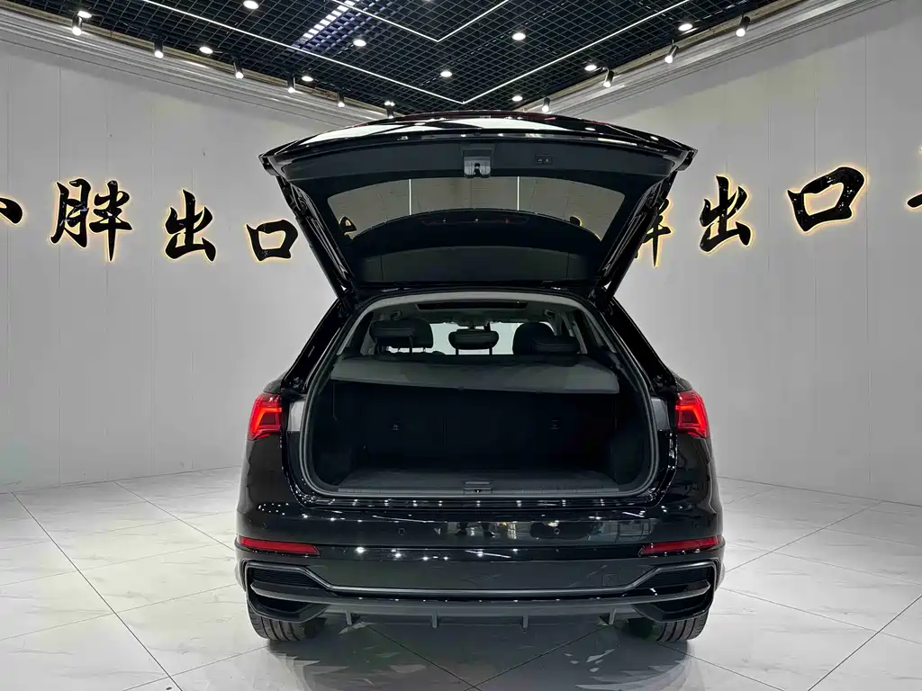 Audi Q3 2023 — фото 16