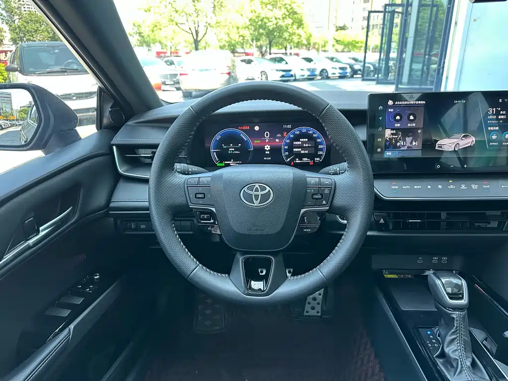 Toyota Camry 2025 — фото 17