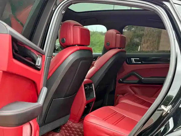 Porsche Cayenne 2021