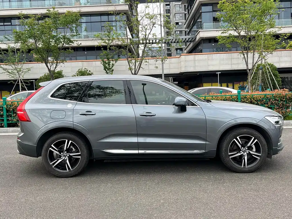 Volvo XC60 2020 — фото 17