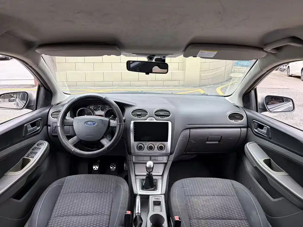 Ford Focus 2013 — фото 10