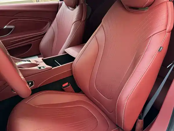 Aston Martin DB11 2019