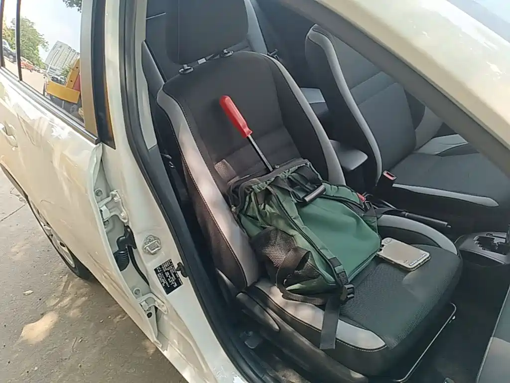 Toyota Yaris L 2022 — фото 25