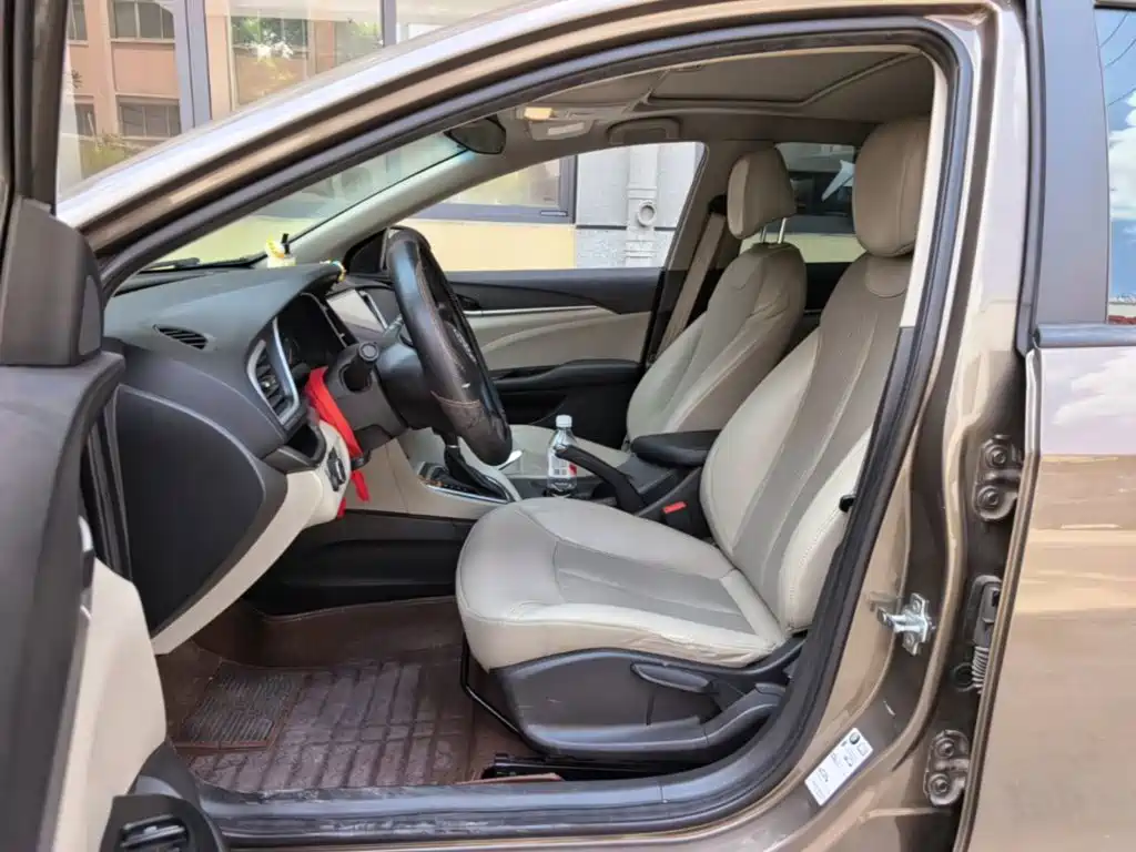 Buick Excelle 2017 — фото 15