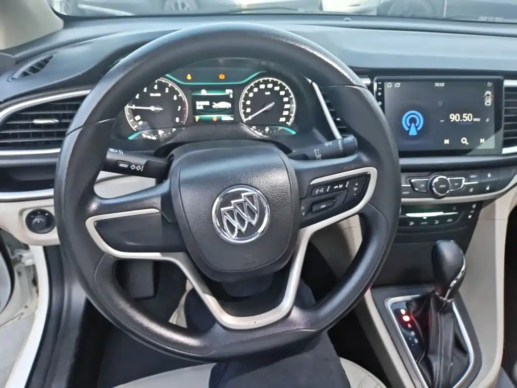 Buick Excelle 2016 — фото 11