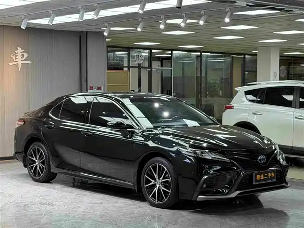 Toyota Camry 2021