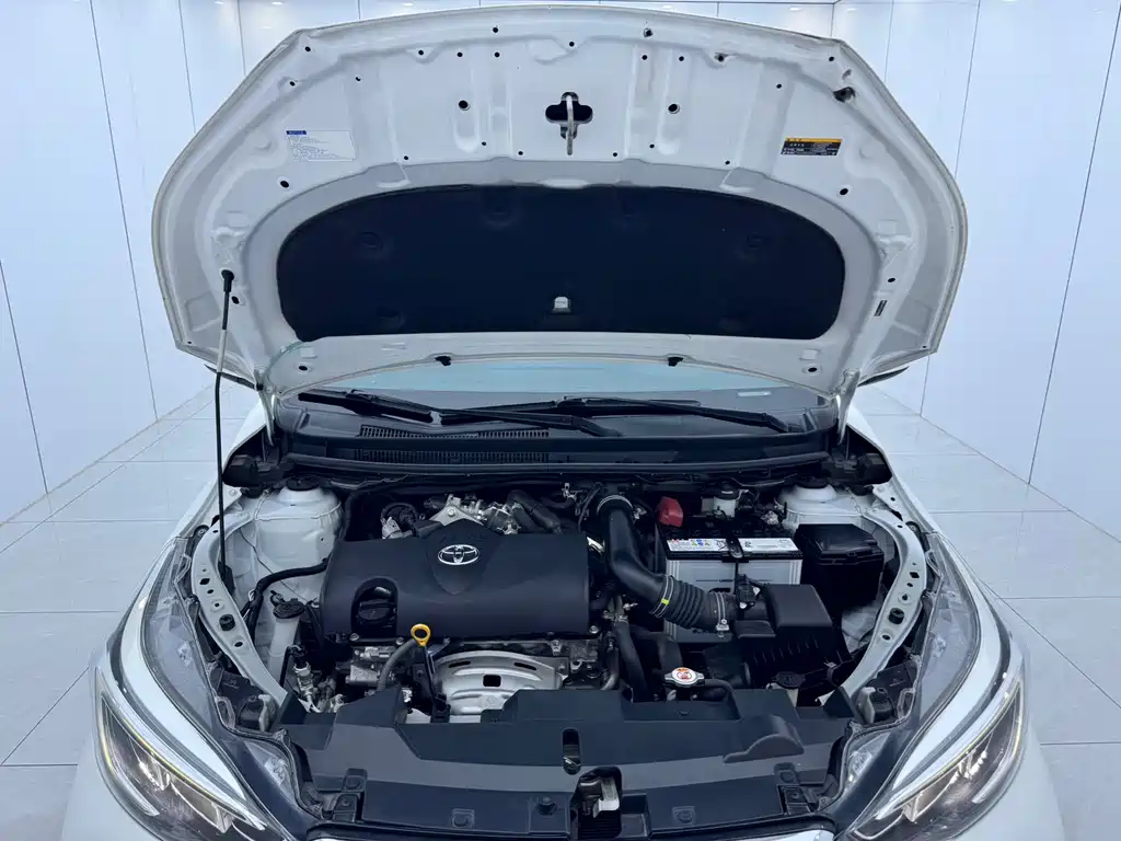 Toyota Yaris L 2022 — фото 17