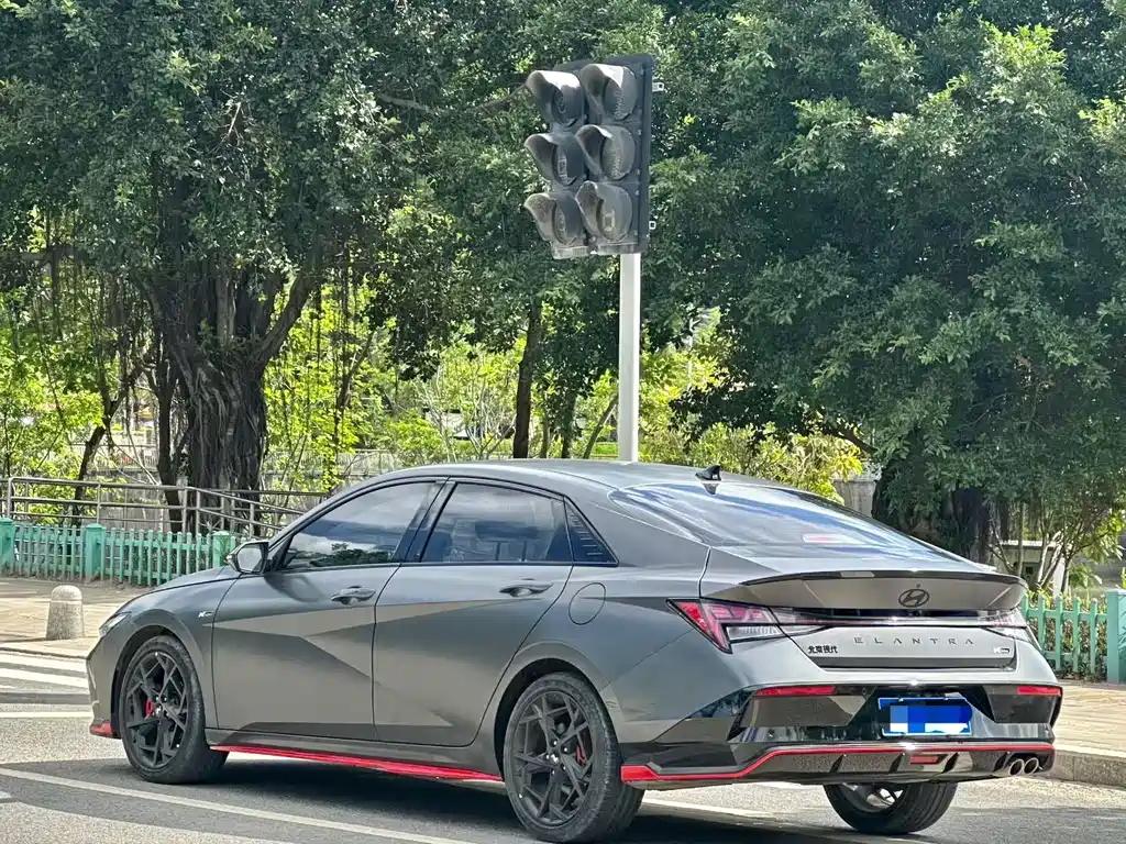 Hyundai Elantra 2023