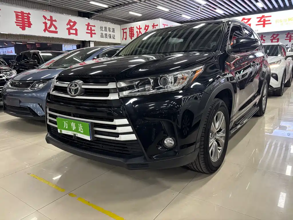 Toyota Highlander 2020 — фото 1