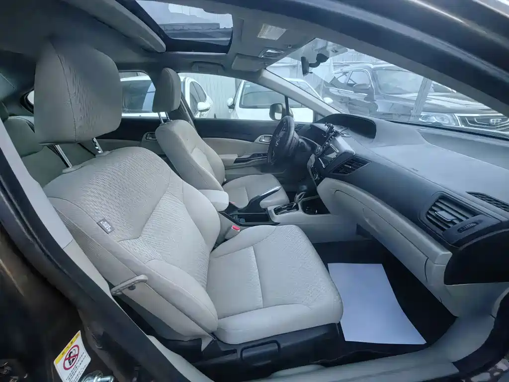 Honda Civic 2015 — фото 16