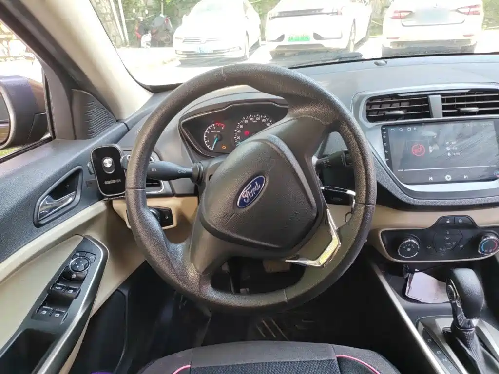 Ford Forrest 2015