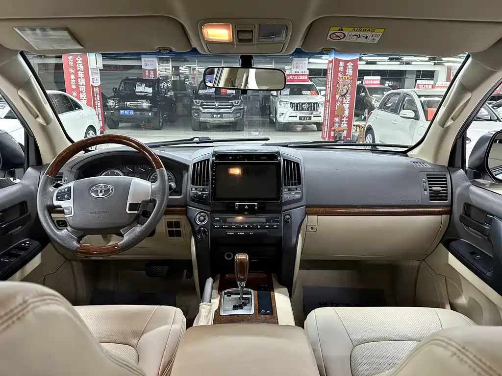 Toyota Land Cruiser 2016 — фото 18