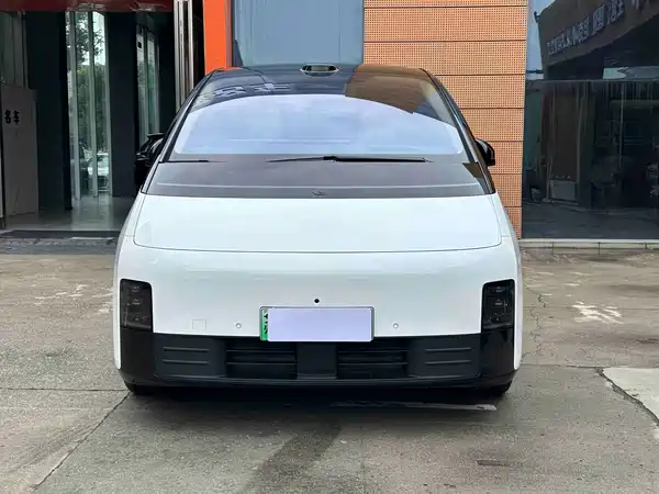 Li Auto MEGA 2025