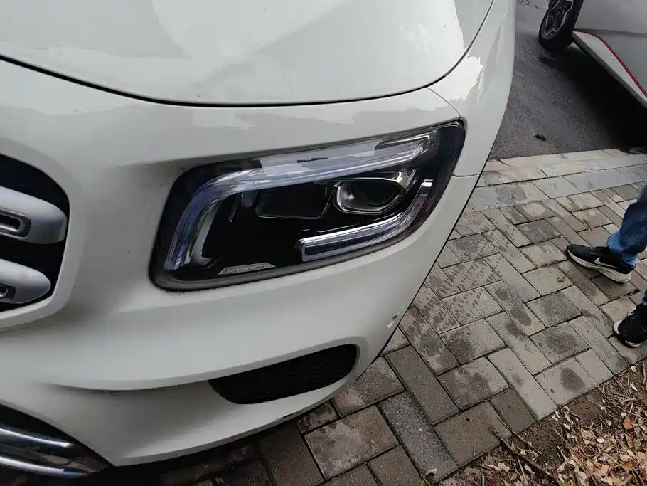 Mercedes-Benz GLB 2023