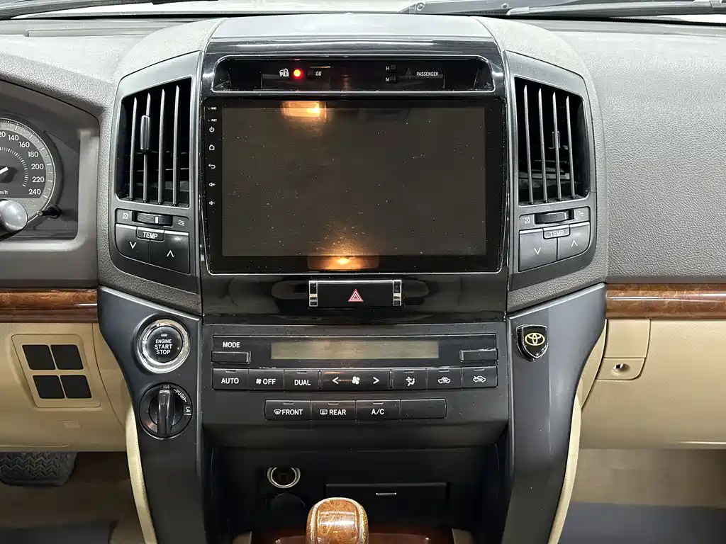 Toyota Land Cruiser 2016 — фото 22