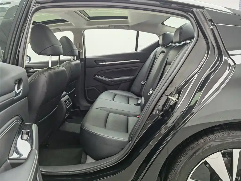 Nissan Teana 2023 — фото 15