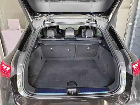 Mercedes-Benz EQE SUV 2025