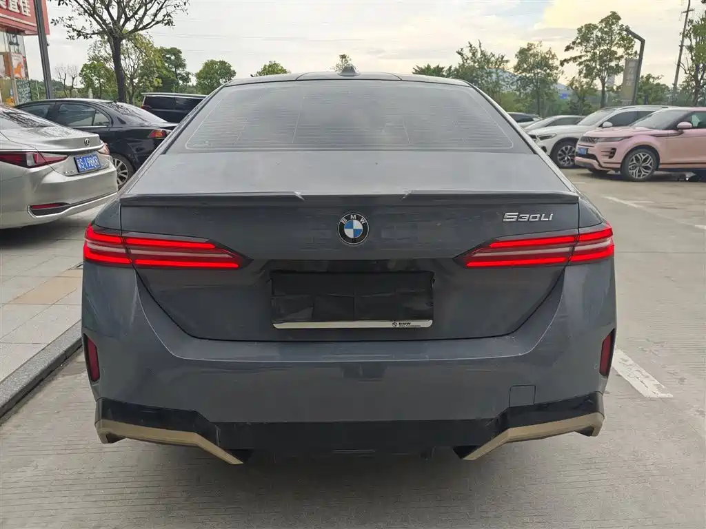 BMW 5 Series 2024