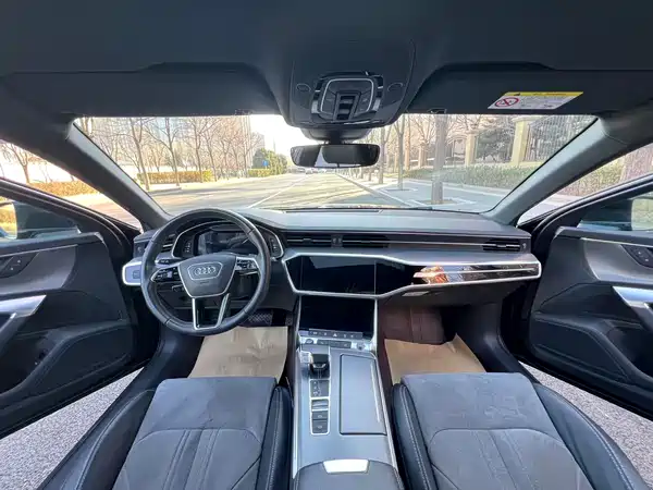 Audi A6L 2022
