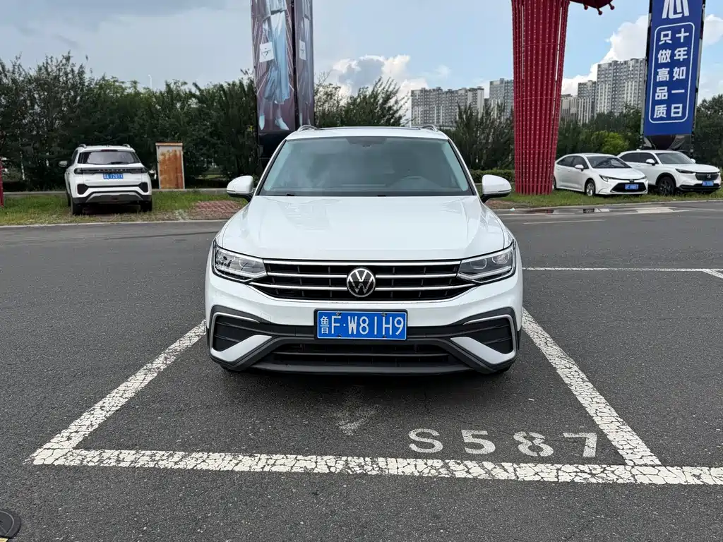Volkswagen Tiguan L 2022