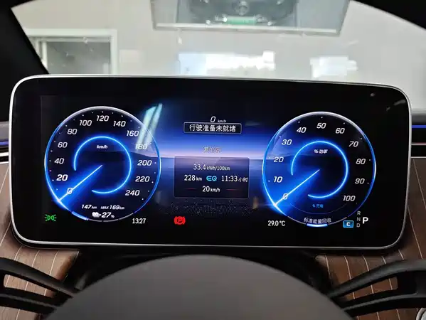 Mercedes-Benz EQE SUV 2025