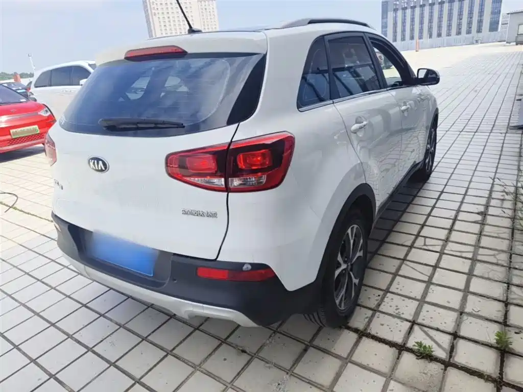 Kia KX3 2016 — фото 7