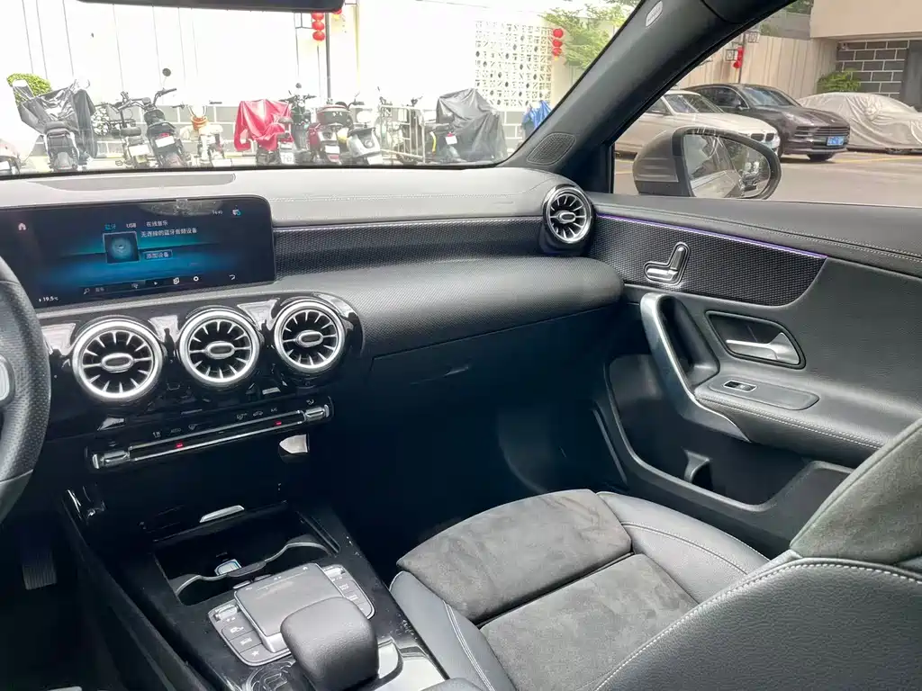 Mercedes-Benz A-Class 2021 — фото 20