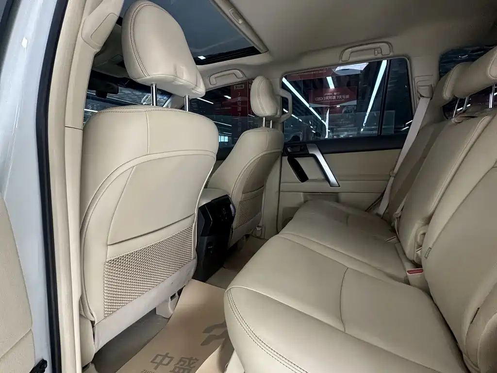 Toyota Prado 2017 — фото 26