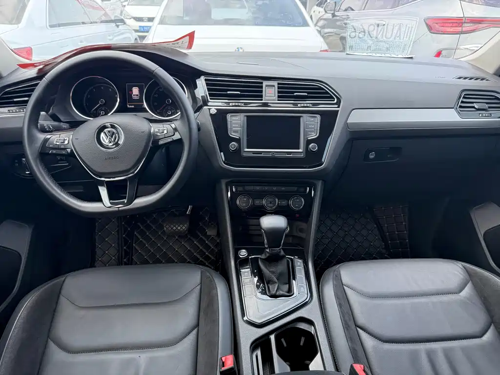 Volkswagen Tiguan L 2017 — фото 9