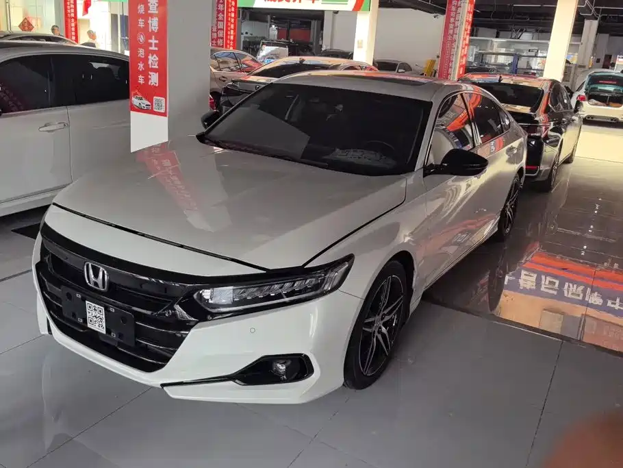 Honda Accord 2022 — фото 1