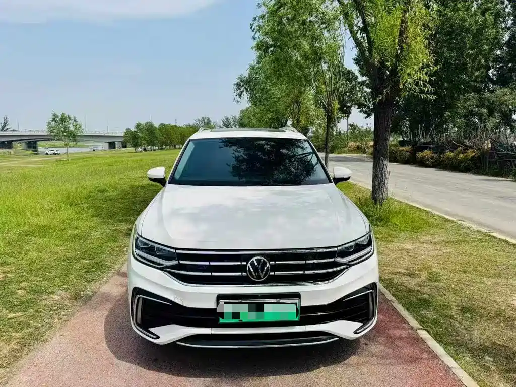 Volkswagen Tiguan L PHEV 2022 — фото 2