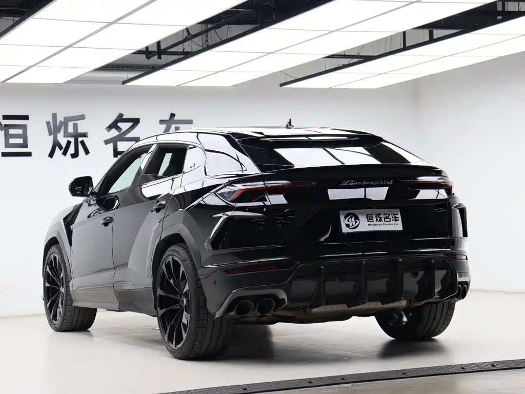 Lamborghini Urus 2019 — фото 27