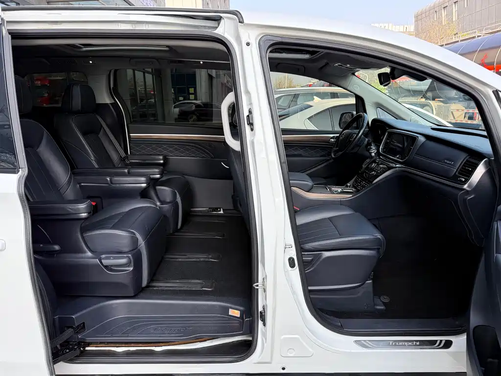 GAC Motor Trumpchi M8 2019 — фото 25
