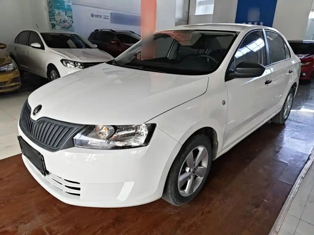 Skoda Rapid 2016 — фото 1
