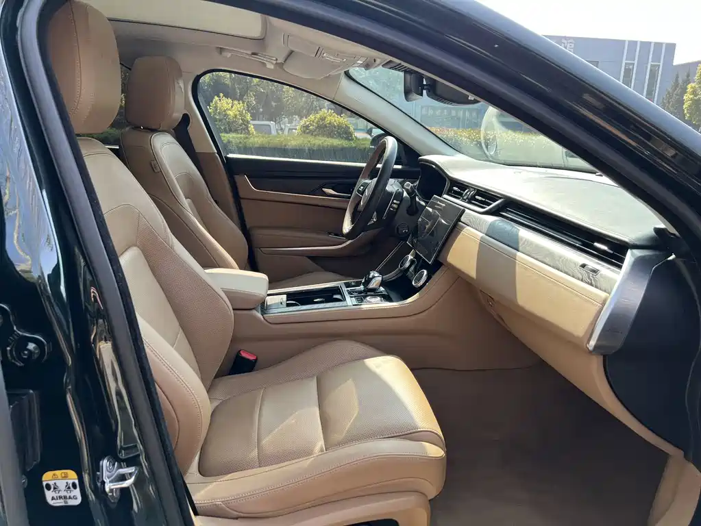 Jaguar XFL 2022 — фото 11