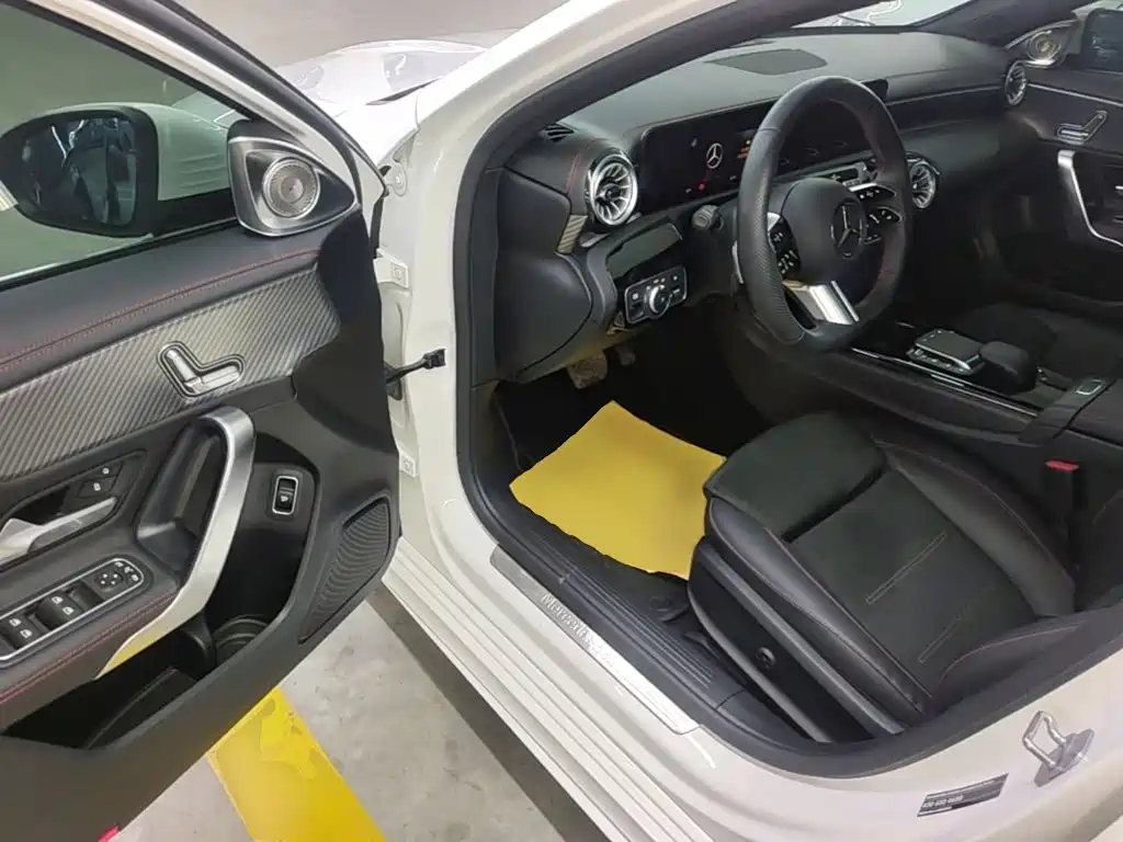 Mercedes-Benz A-Class 2024 — фото 16