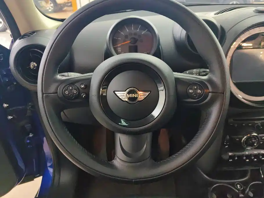 MINI Countryman 2015 — фото 15