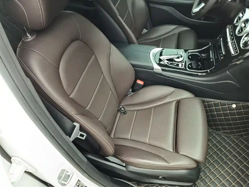Mercedes-Benz GLC 2018 — фото 25