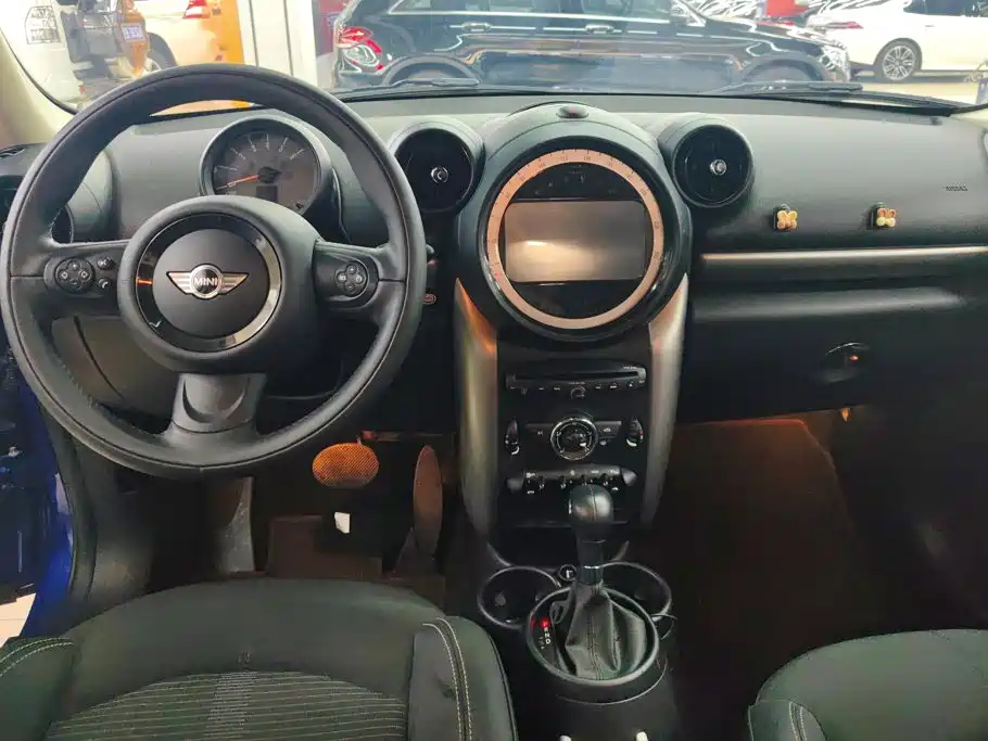 MINI Countryman 2015 — фото 12