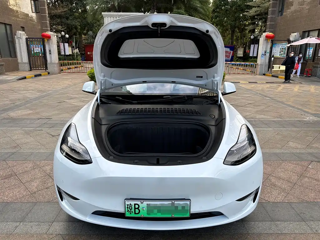 Tesla Model Y 2022 — фото 16