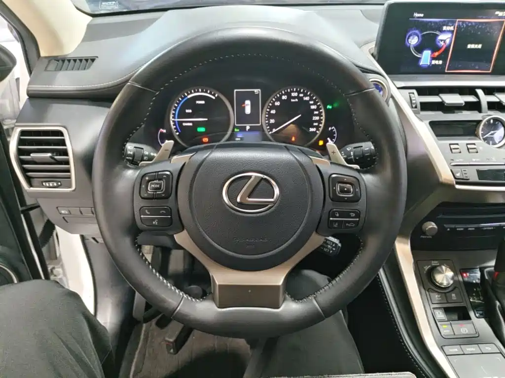 Lexus NX 2021 — фото 7
