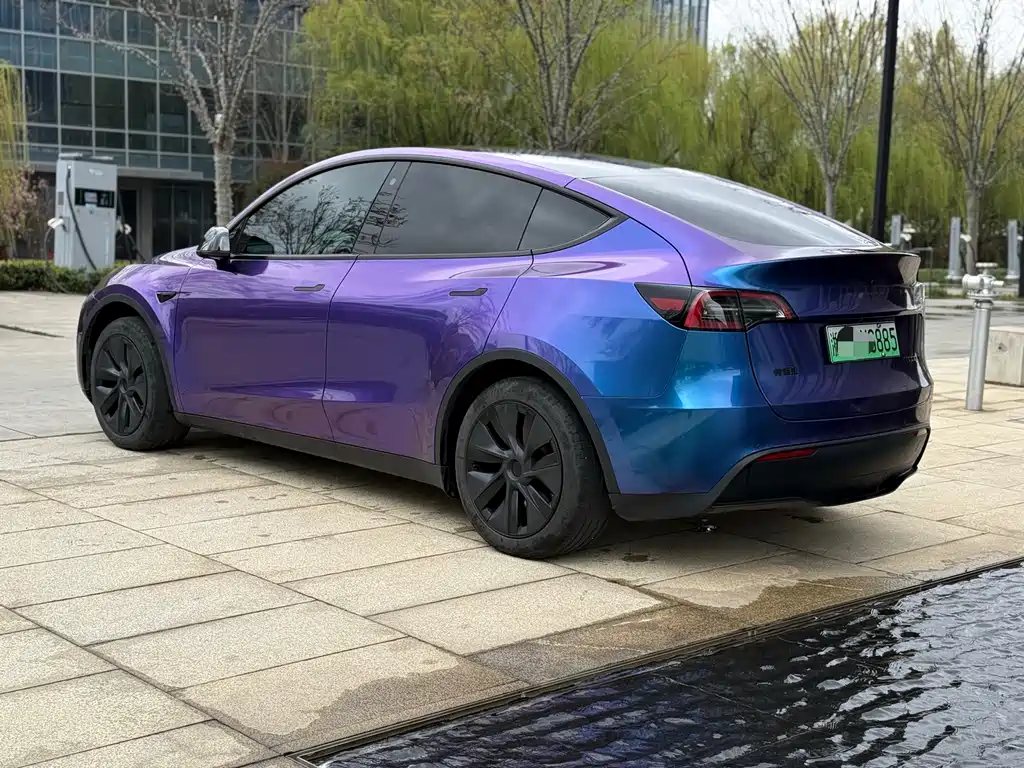 Tesla Model Y 2023 — фото 11