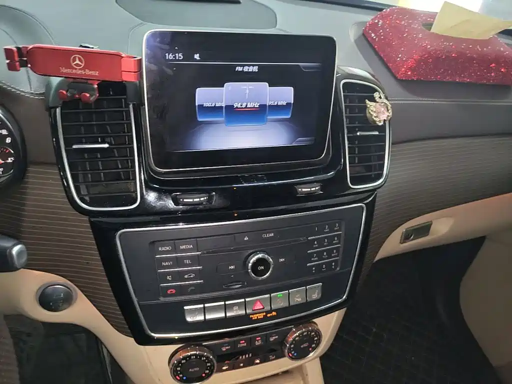 Mercedes-Benz GLE 2018 — фото 13