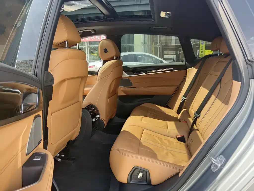 BMW 6 Series GT 2020 — фото 10
