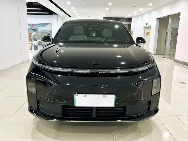 Li Auto L6 2025